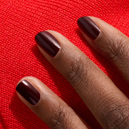 Three neatly manicured short nails in Manucurist&