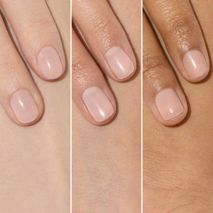 Trois mains aux carnations différentes, affichant chacune des ongles impeccablement manucurés et vernis d&