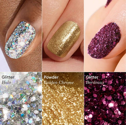 Un collage présente des ongles avec les Trios de paillettes et poudres à effets Manucurist : des paillettes argent holographiques, un chrome or métallisé et un bordeaux pailleté, chacun étiqueté avec son nom et sa texture pour des looks gel époustouflants.